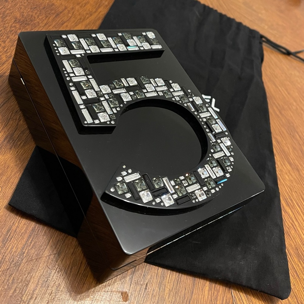 ***SOLD*** NWT CHANEL Black No. 5 Plexiglass Minaudière Clutch - Picture 10 of 16